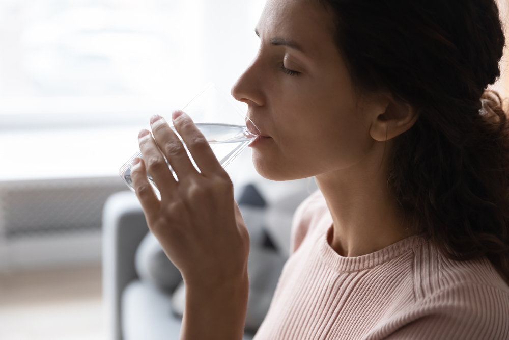 Pitný režim ako prírodná prevencia sucha v ústach